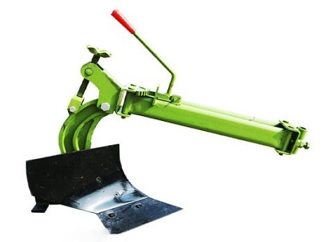 گاوآهن تیلر ابزاری سبک برای آماده سازی سریع زمین